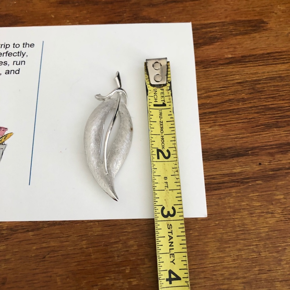 Brushed/ satin silver pin